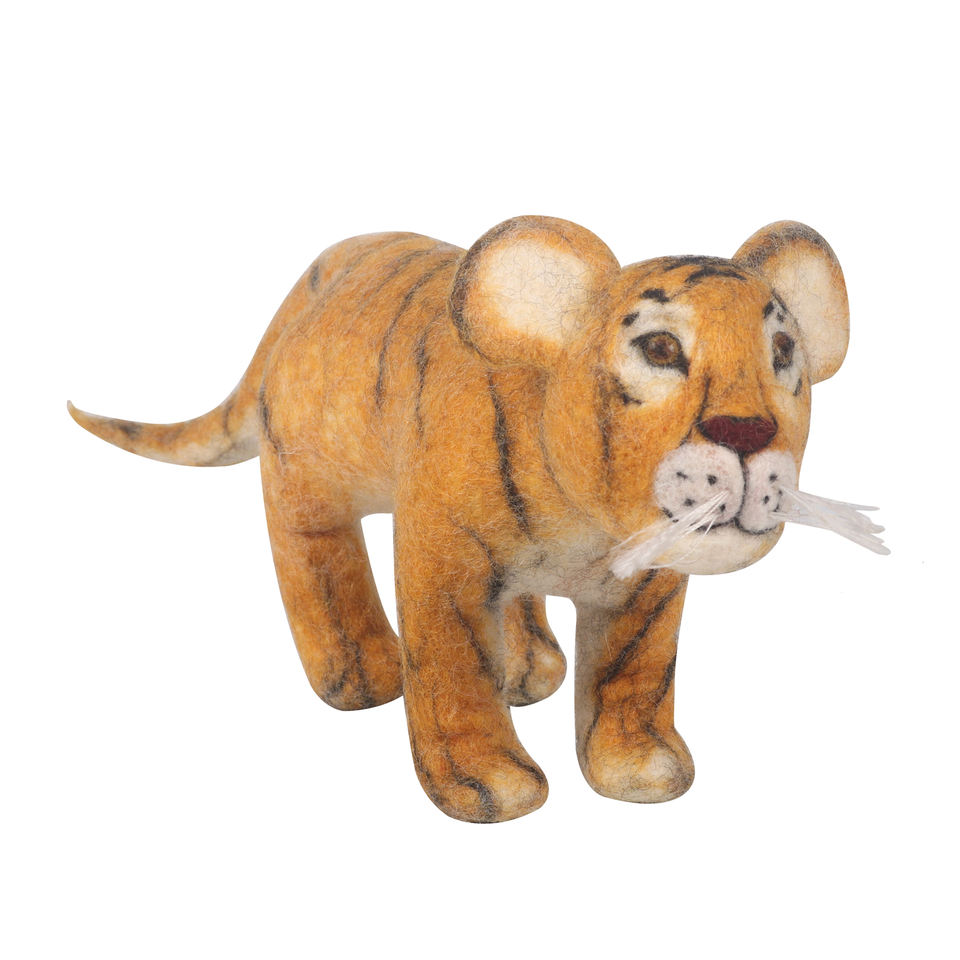 handmade-felt-tiger-for-toddler-kids
